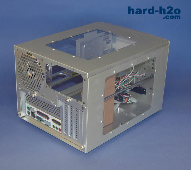 Caja Aerocool Aerocube | hard-h2o.com